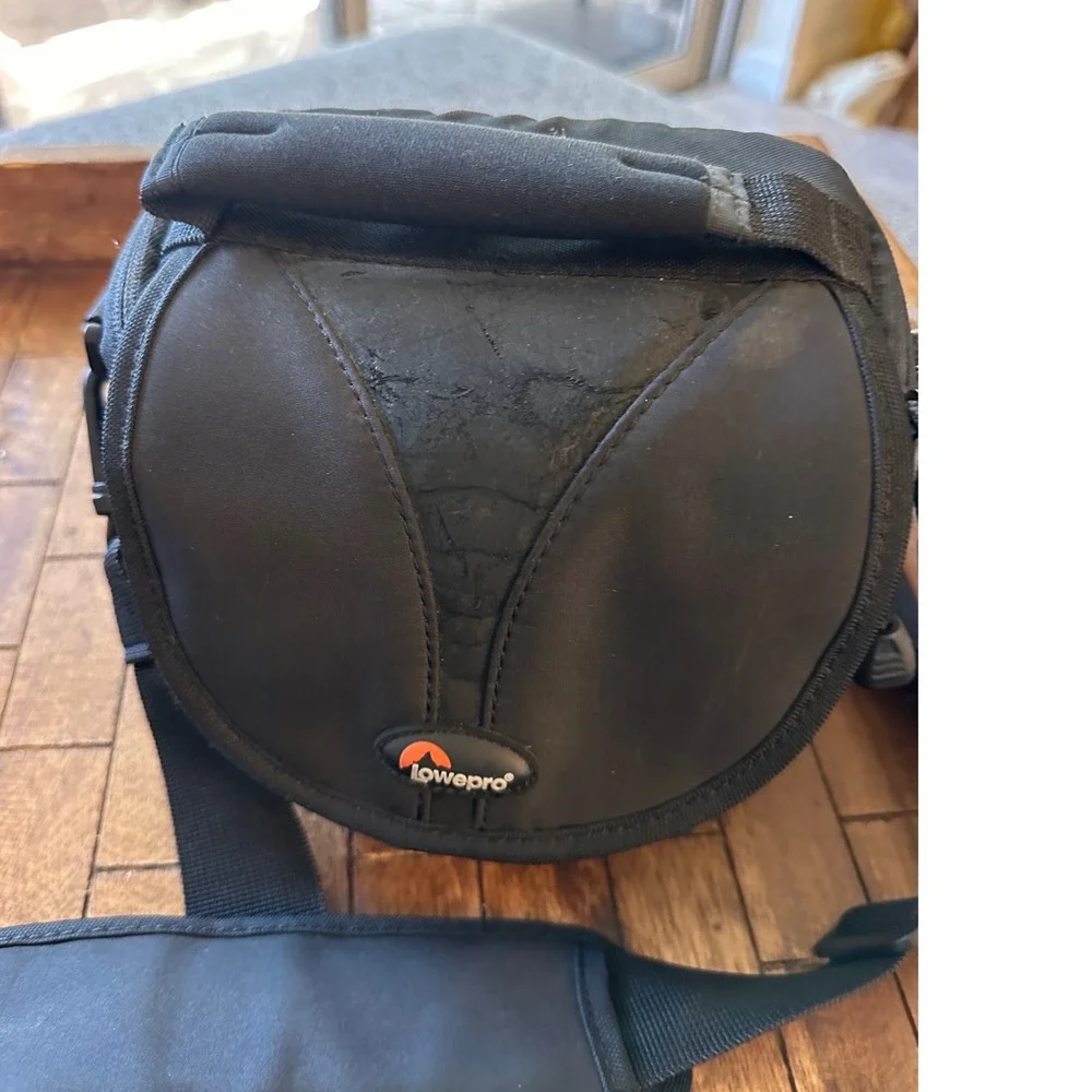Lowepro Camera Bag Black Padded Shoulder Strap All Weather Cover Organizer Case